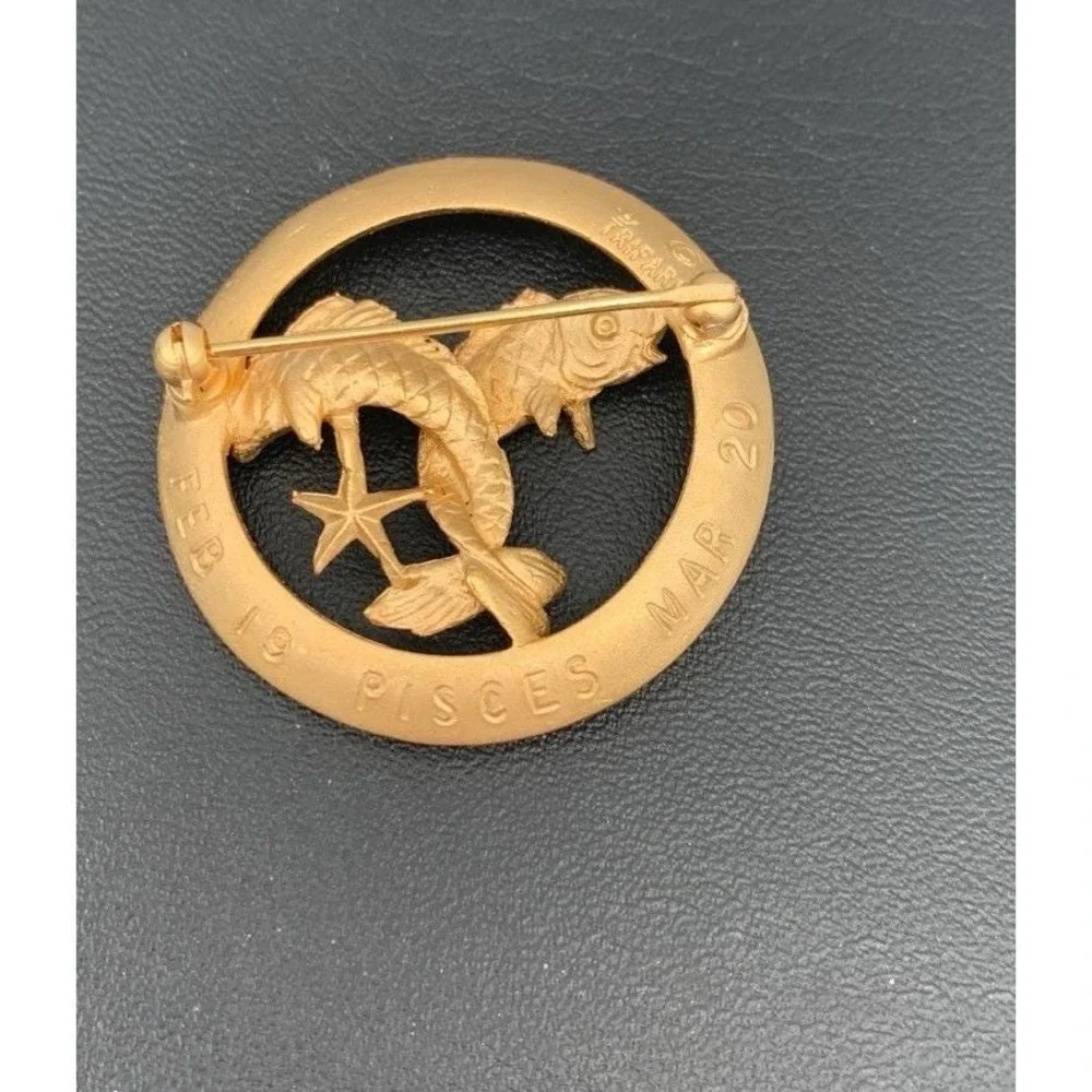 Vintage Crown Trifari Brushed Gold Tone Pisces Zodiac Brooch Pin